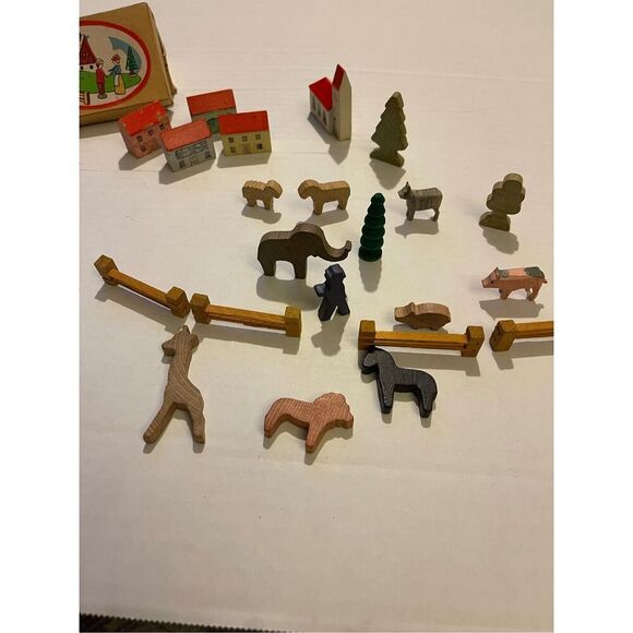 Vintage Miniature East Germany Dregeno mini Animals Houses Trees Fence Set Origi - Picture 4 of 14